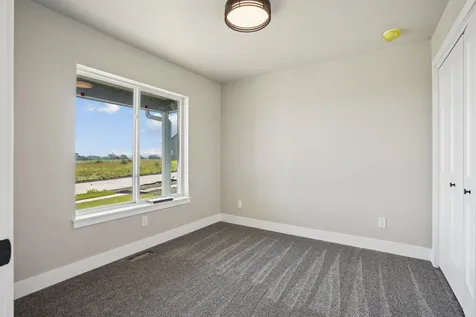 5744 Wall Street Waterloo IA 50701