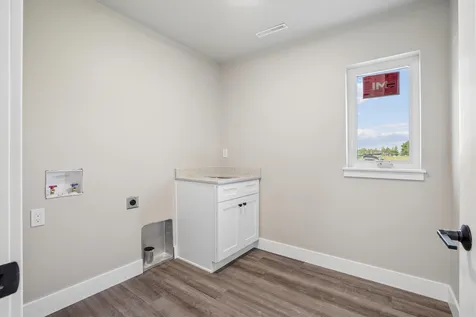5744 Wall Street Waterloo IA 50701