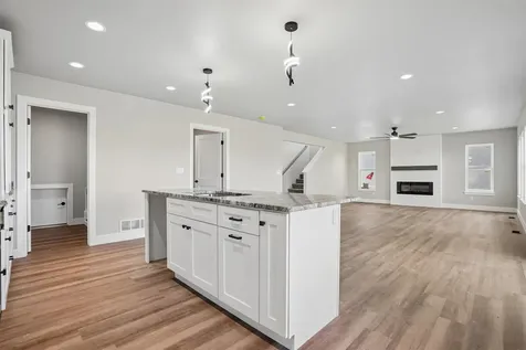 5744 Wall Street Waterloo IA 50701