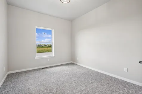 155 Paradise Boulevard Waterloo IA 50701