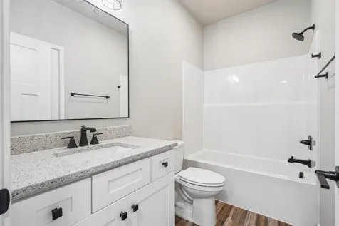 155 Paradise Boulevard Waterloo IA 50701