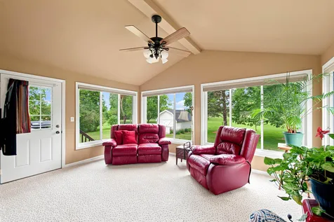 202 Summit Drive Waverly IA 50677