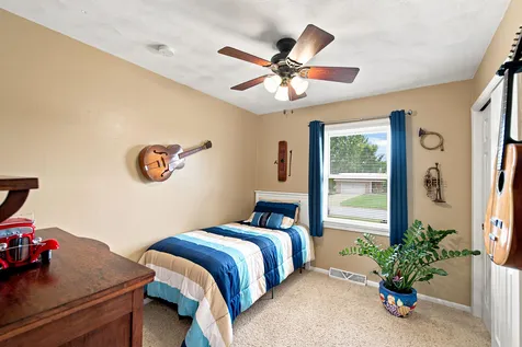 202 Summit Drive Waverly IA 50677
