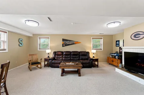 202 Summit Drive Waverly IA 50677