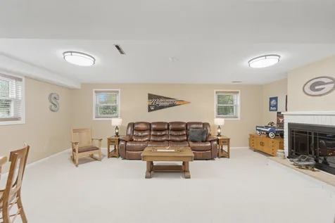 202 Summit Drive Waverly IA 50677