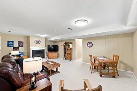 202 Summit Drive Waverly IA 50677