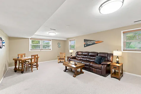 202 Summit Drive Waverly IA 50677