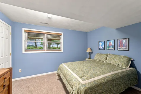 202 Summit Drive Waverly IA 50677
