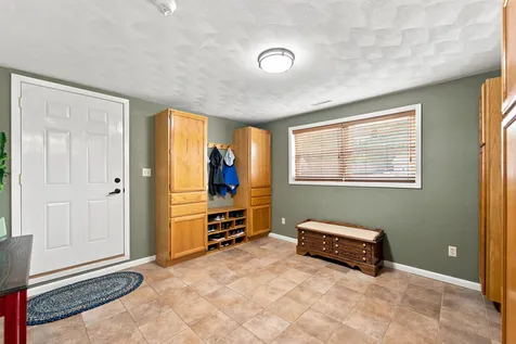 202 Summit Drive Waverly IA 50677