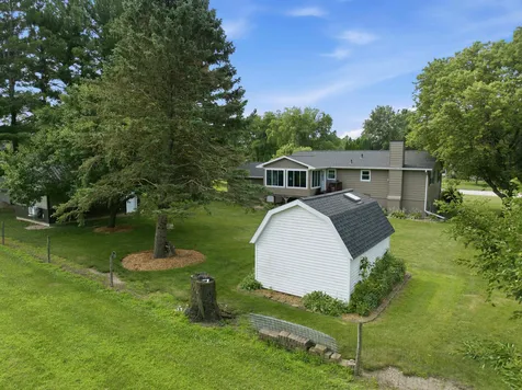 202 Summit Drive Waverly IA 50677
