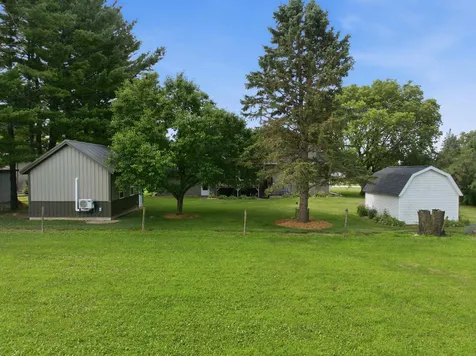 202 Summit Drive Waverly IA 50677