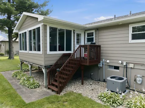 202 Summit Drive Waverly IA 50677
