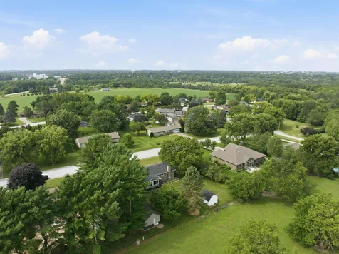 202 Summit Drive Waverly IA 50677