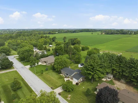 202 Summit Drive Waverly IA 50677