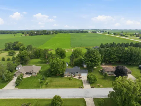 202 Summit Drive Waverly IA 50677