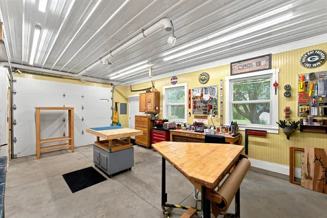 202 Summit Drive Waverly IA 50677