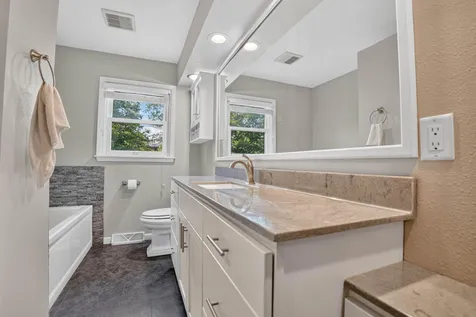 1111 Ellen Street Cedar Falls IA 50613
