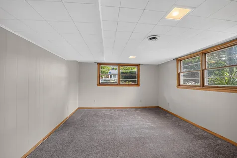 1111 Ellen Street Cedar Falls IA 50613