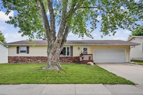 5845 Applewood Drive Waterloo IA 50701