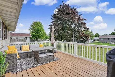 5845 Applewood Drive Waterloo IA 50701