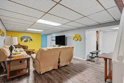 5845 Applewood Drive Waterloo IA 50701
