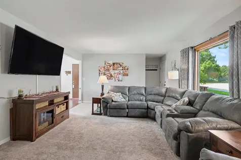 5845 Applewood Drive Waterloo IA 50701