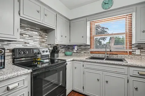 5845 Applewood Drive Waterloo IA 50701