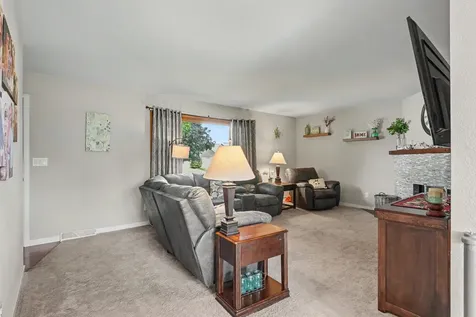 5845 Applewood Drive Waterloo IA 50701