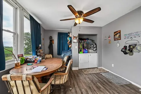 2797 Paris Road Central City IA 52214