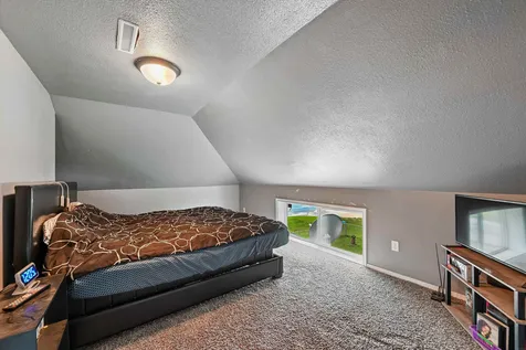 2797 Paris Road Central City IA 52214