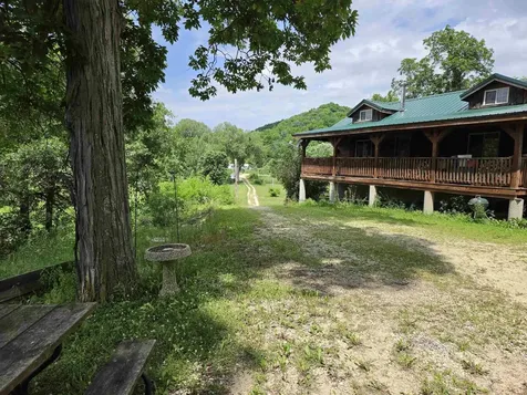 33932 Buck Creek Road Guttenberg IA 52052