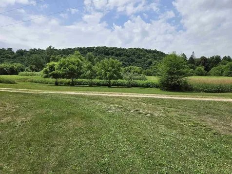 33932 Buck Creek Road Guttenberg IA 52052