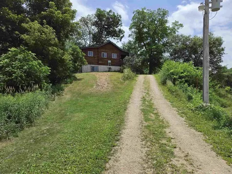 33932 Buck Creek Road Guttenberg IA 52052