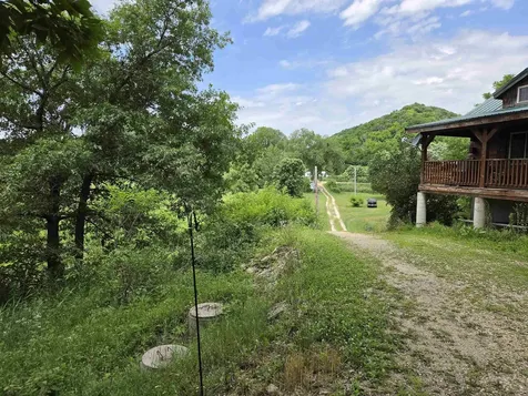 33932 Buck Creek Road Guttenberg IA 52052