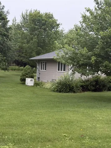 906 Iowa Street Dysart IA 52224