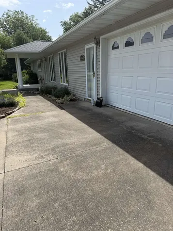 906 Iowa Street Dysart IA 52224