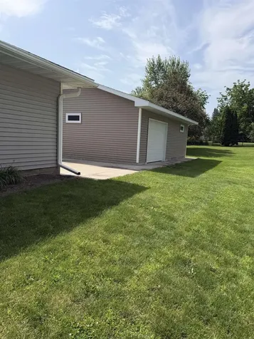 906 Iowa Street Dysart IA 52224