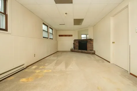 805 9th Avenue NW Waverly IA 50677