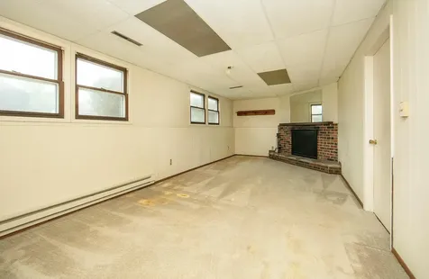 805 9th Avenue NW Waverly IA 50677