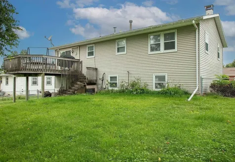 805 9th Avenue NW Waverly IA 50677