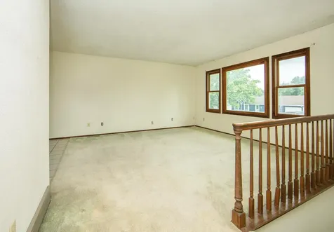 805 9th Avenue NW Waverly IA 50677