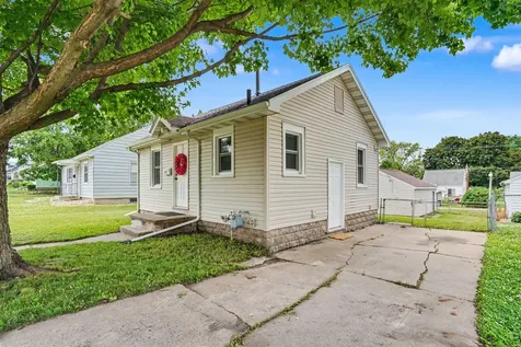 1607 Hawthorne Avenue Waterloo IA 50702
