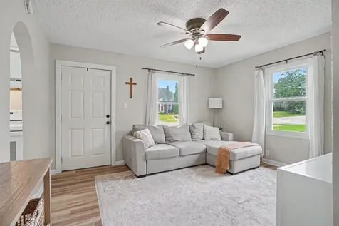 1607 Hawthorne Avenue Waterloo IA 50702