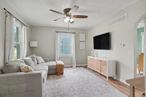1607 Hawthorne Avenue Waterloo IA 50702