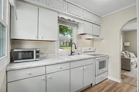 1607 Hawthorne Avenue Waterloo IA 50702