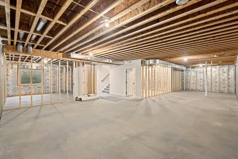 1019 NE 2nd Avenue Waverly IA 50677