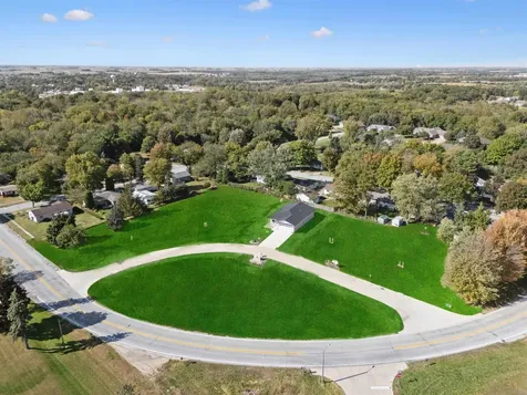 1019 NE 2nd Avenue Waverly IA 50677