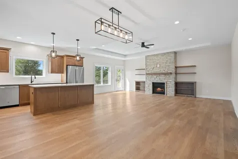 1019 NE 2nd Avenue Waverly IA 50677