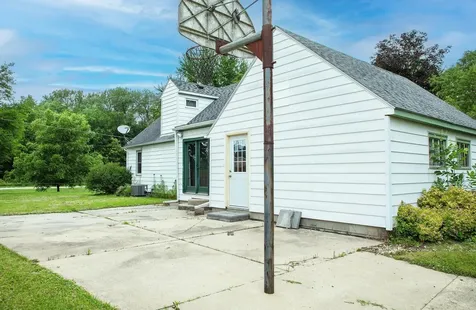 916 Harlington Place Waverly IA 50677