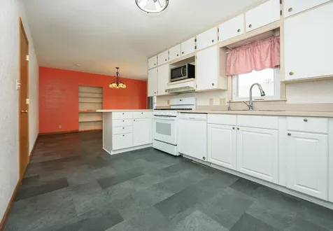 916 Harlington Place Waverly IA 50677